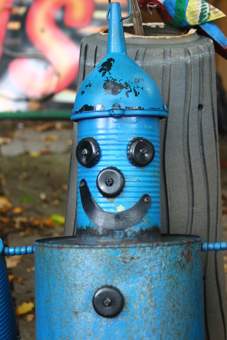 blue robot [3]