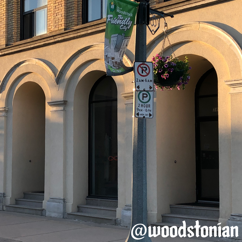 front of building at 386 Dundas Street in Woodstock Ontario (commercial unit for lease near me)